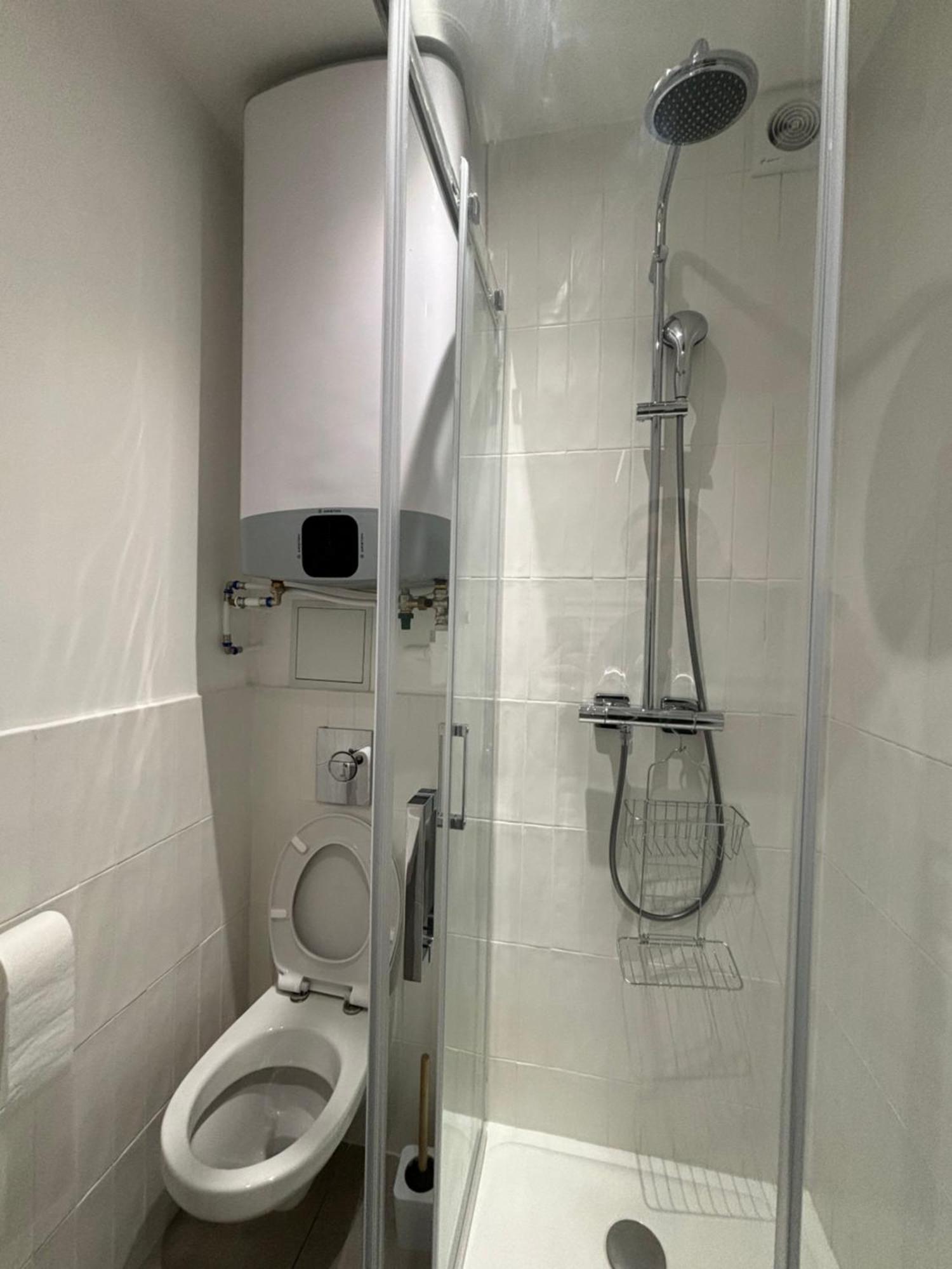 Appartement Portes De Paris Rer C A 2 Min Wifi & Parking Inclus *